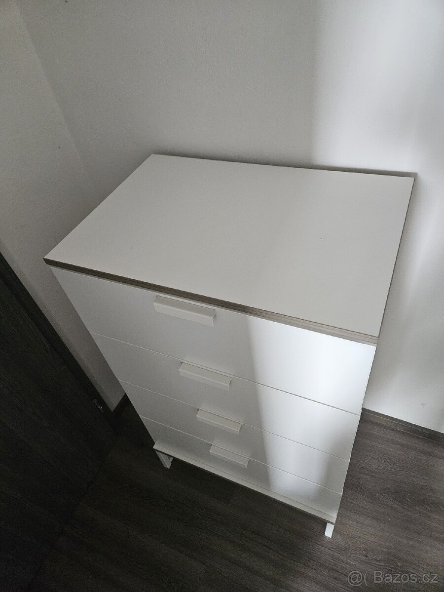 Komoda - 4