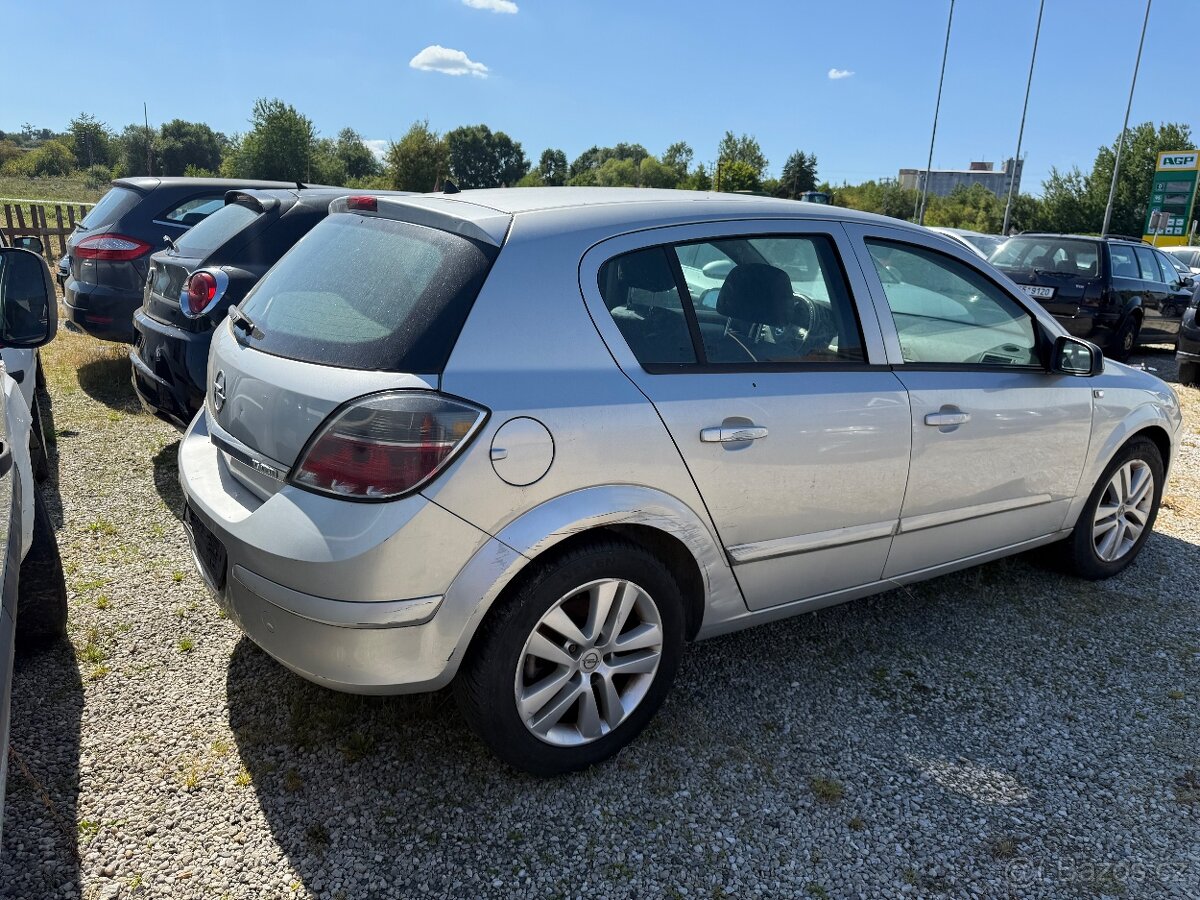 Opel Astra 1,7 Cdti 74 kw..r.v.2007 - 4