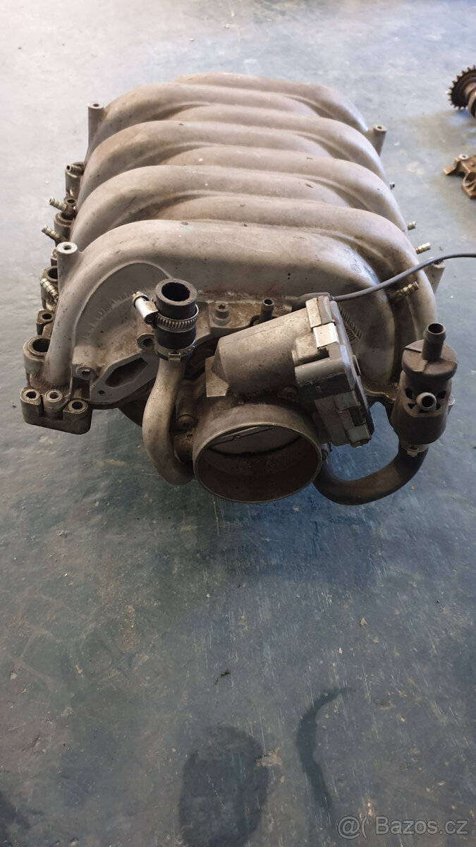 Sání motoru 4,2 V8 VW Phaeton - 4