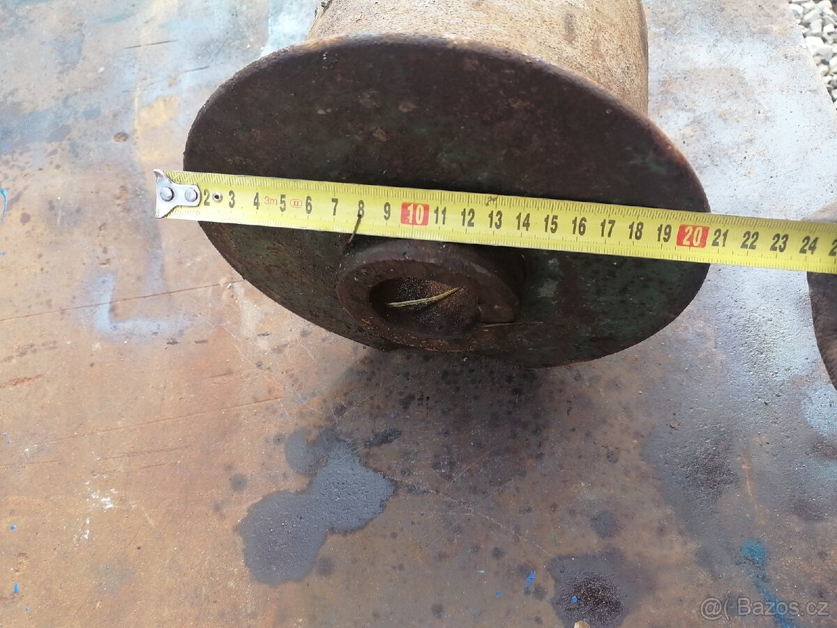 Vyvodova řemenice na traktor. - 4