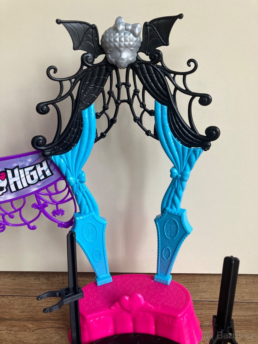 Monster high podium se světelnými efekty - 4