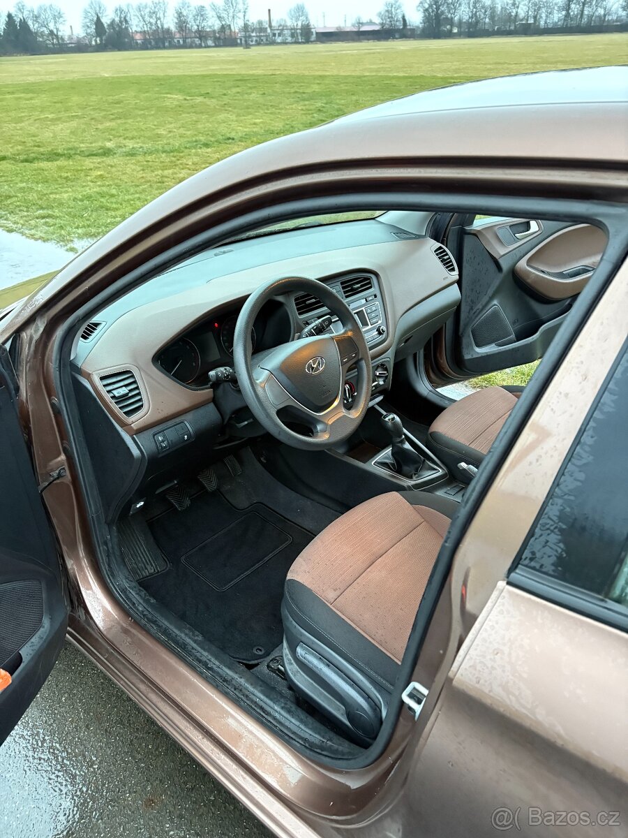 Prodám Hyundai i20 po prvním majiteli - 4