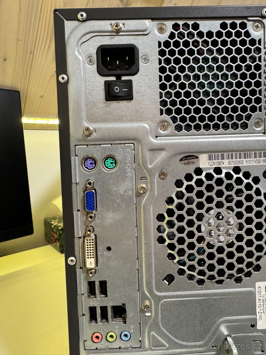 Stolní počítač Fujitsu - i5, SSD, Windows 11 - 4