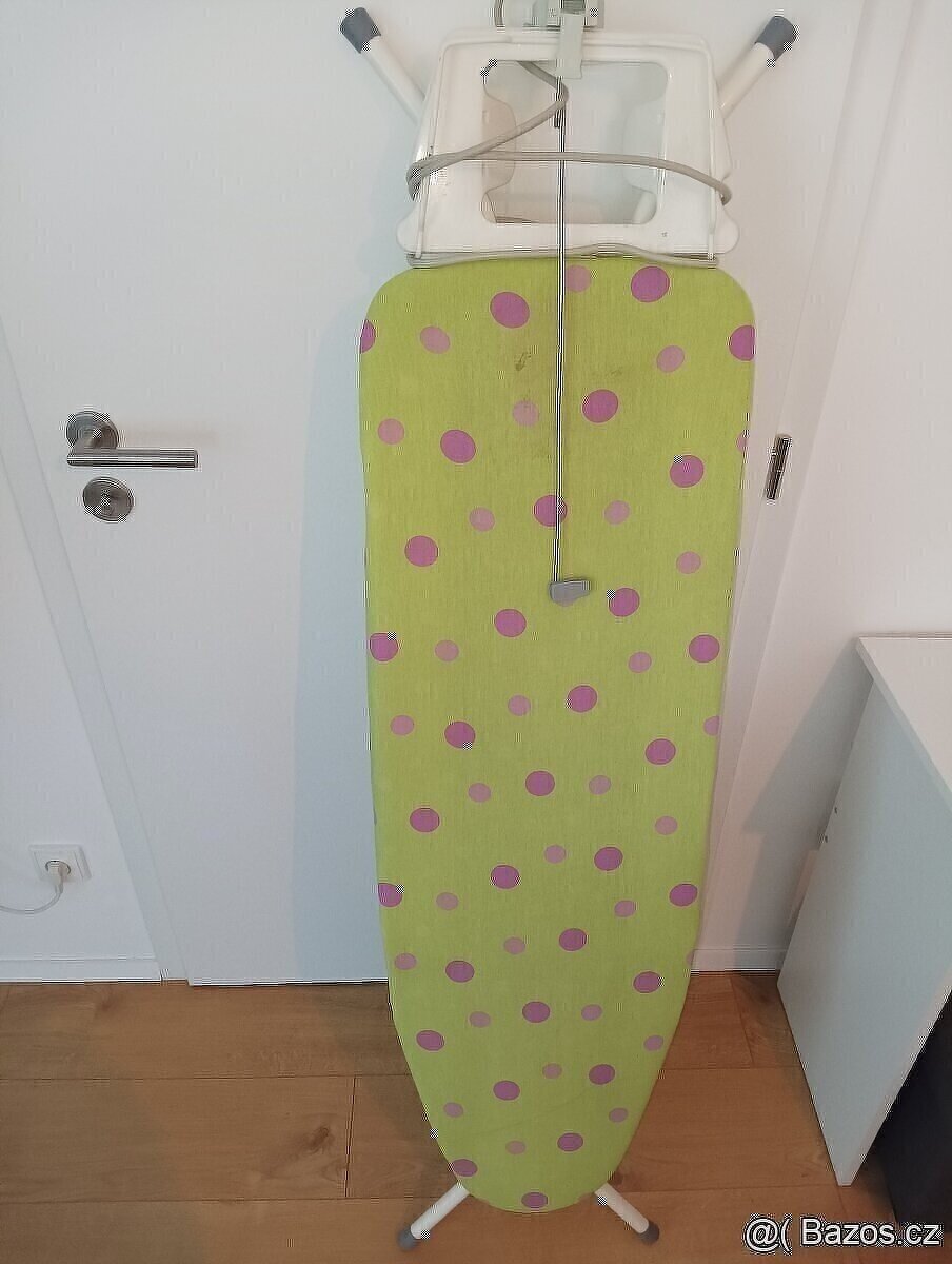 Žehlící prkno se zásuvkou , Kika - 4