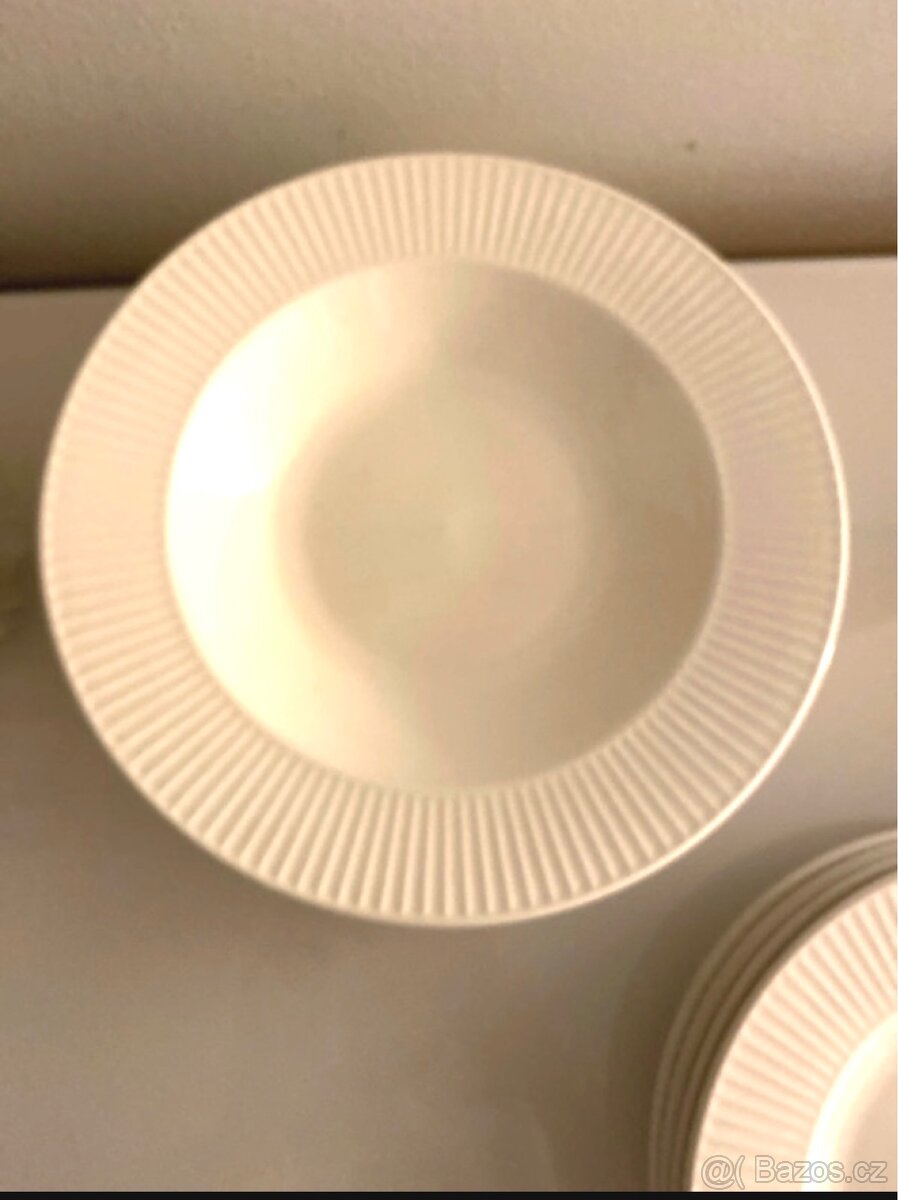 Sada talířů - 4