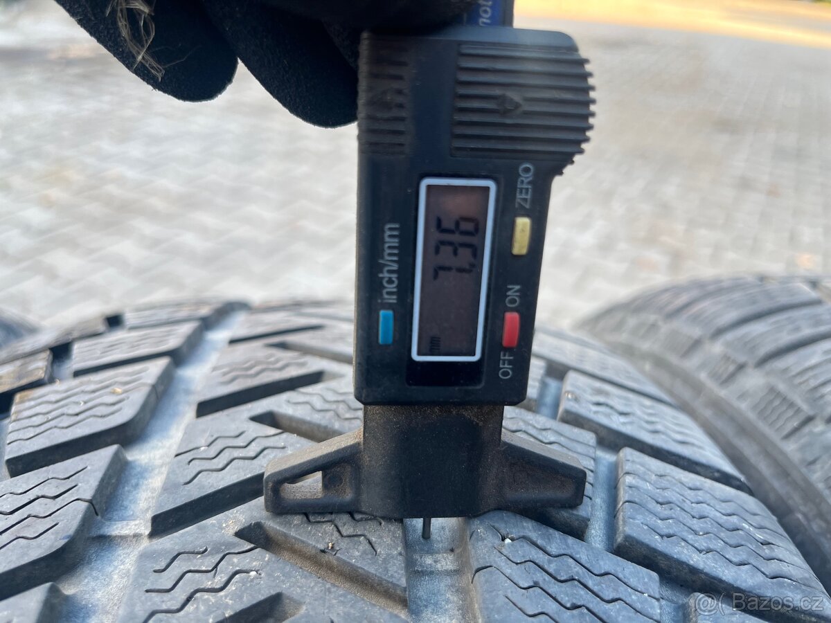 235/55/19 zimní - 4