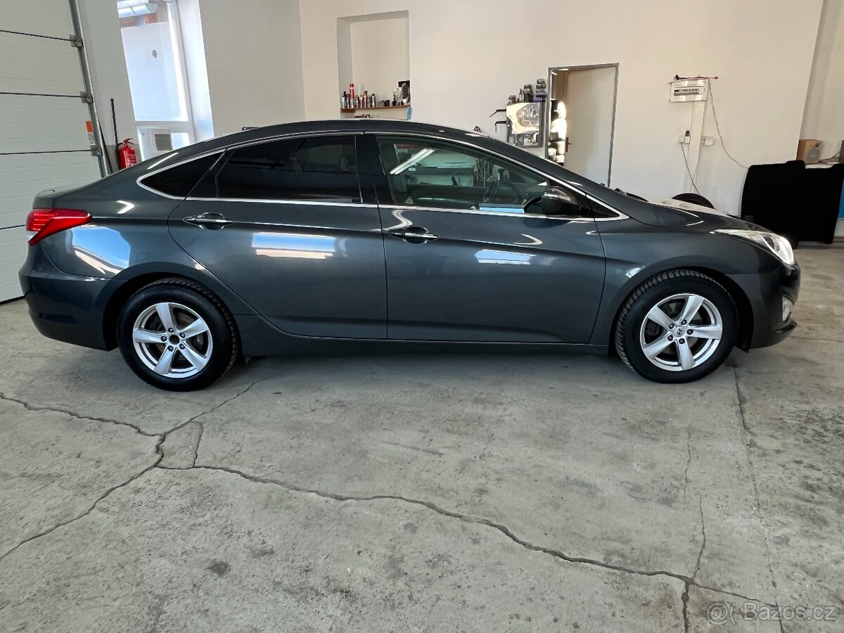 Hyundai i40 1.7 CRDi STYLE WEBASTO TOP VÝBAVA AUTOMAT - 4