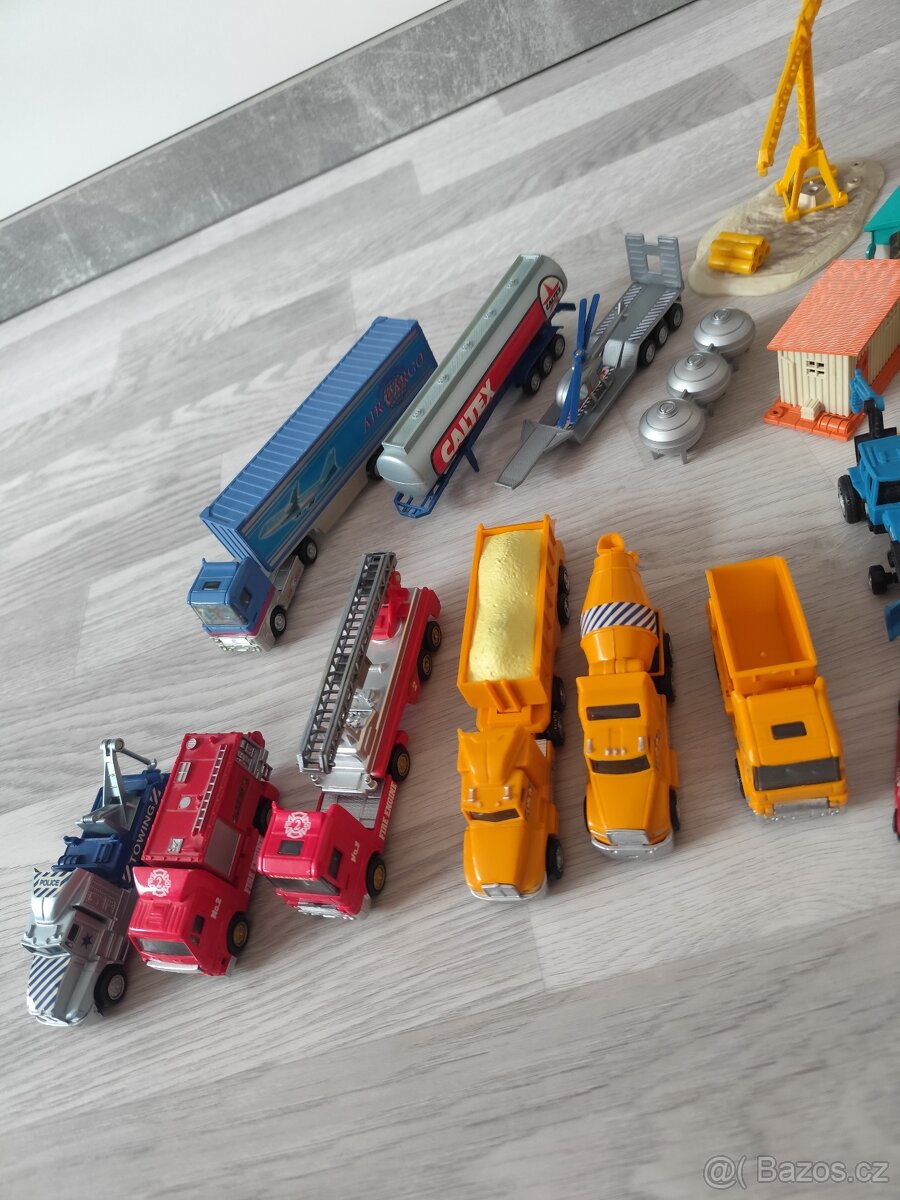 Sada autíček s příslušenstvím k městu - 4