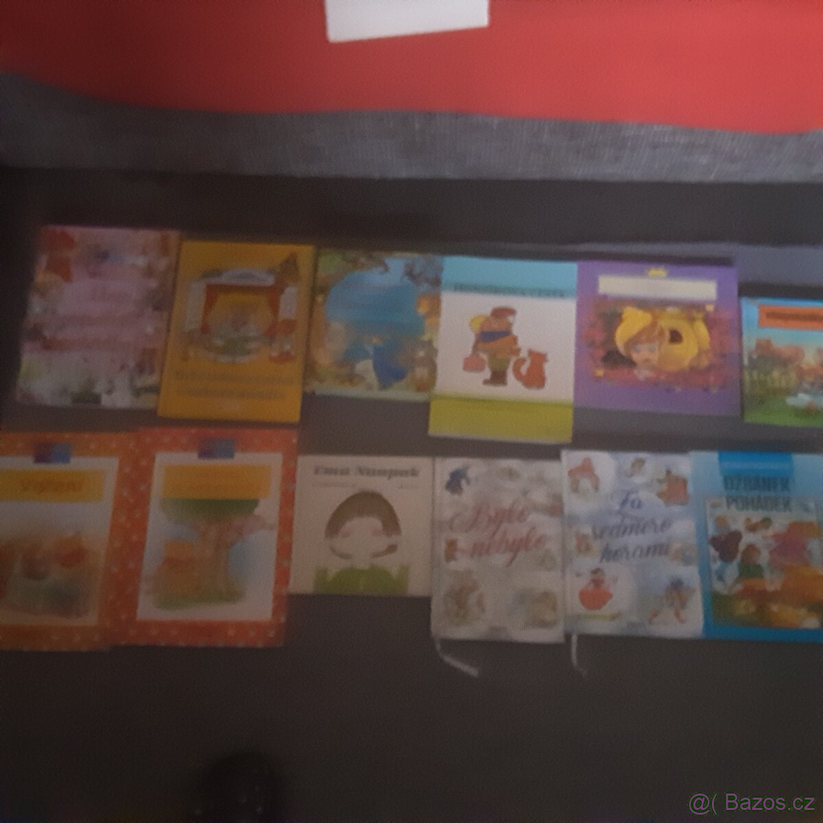 Různé hračky, knihy, obleceni - 4