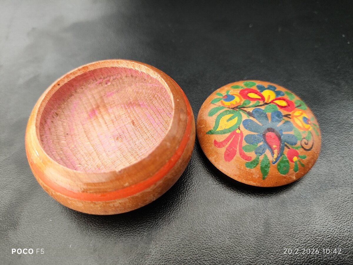 Malá malovaná dřevěná krabička - 4