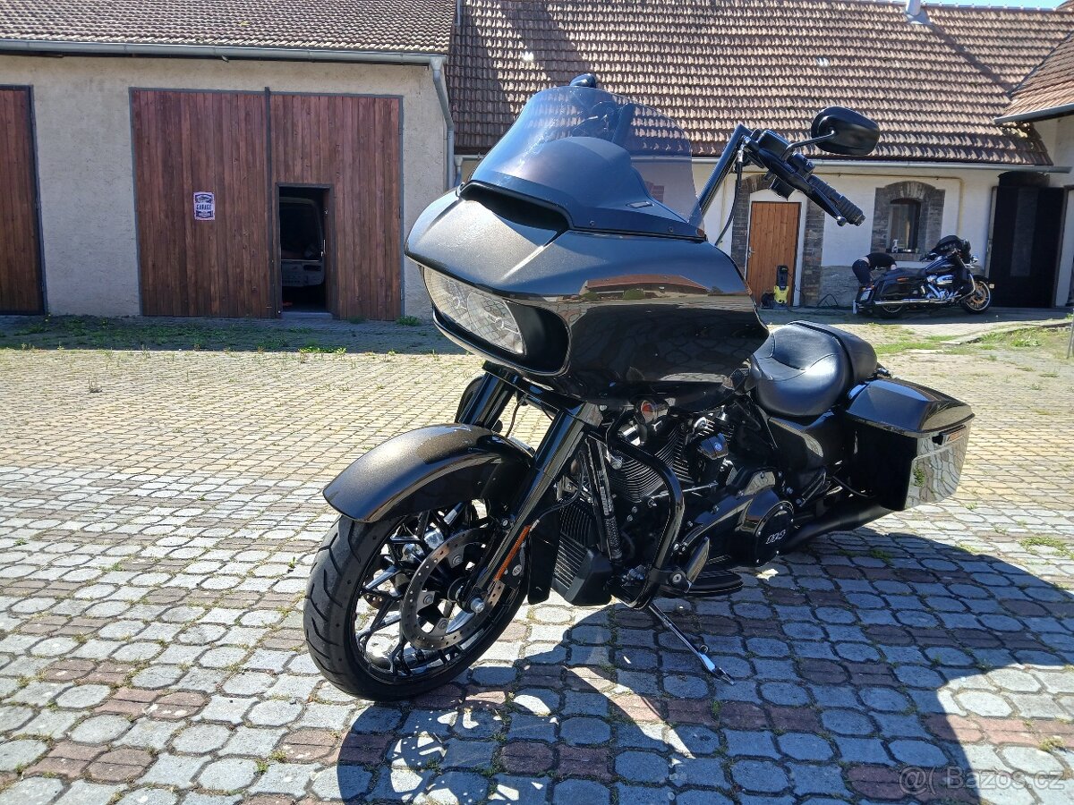Harley-Davidson FLTRXS Road Glide Special 114 - 4