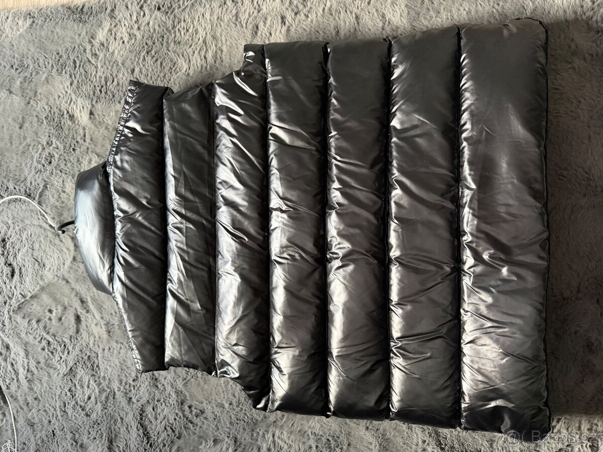 Prodám Moncler Vestu - 4
