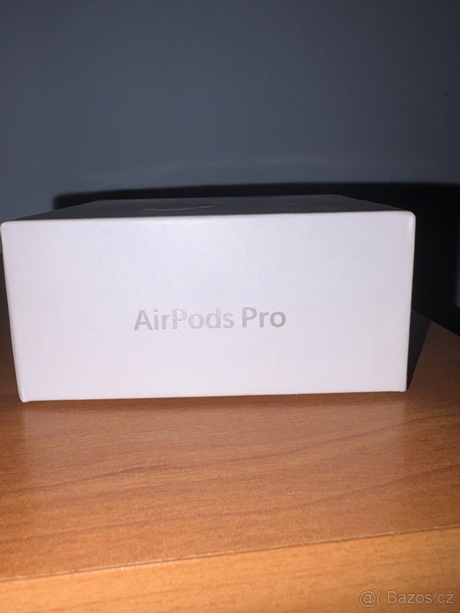 AirPods pro 3 - 4