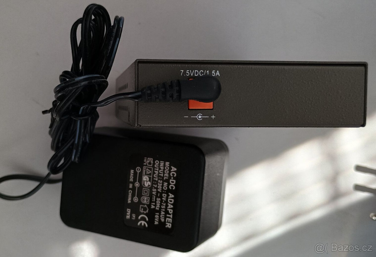 4ks DMC-300SC 10/100to100BaseFX s adaptéry - 4