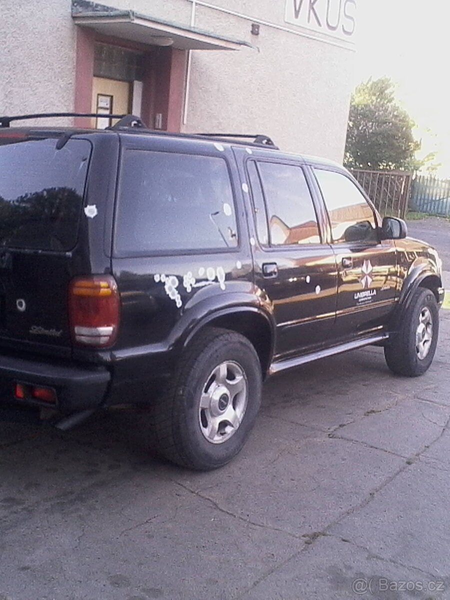 ford explorer 4.0l,150kw,r.v.7-01,174000km. - 4
