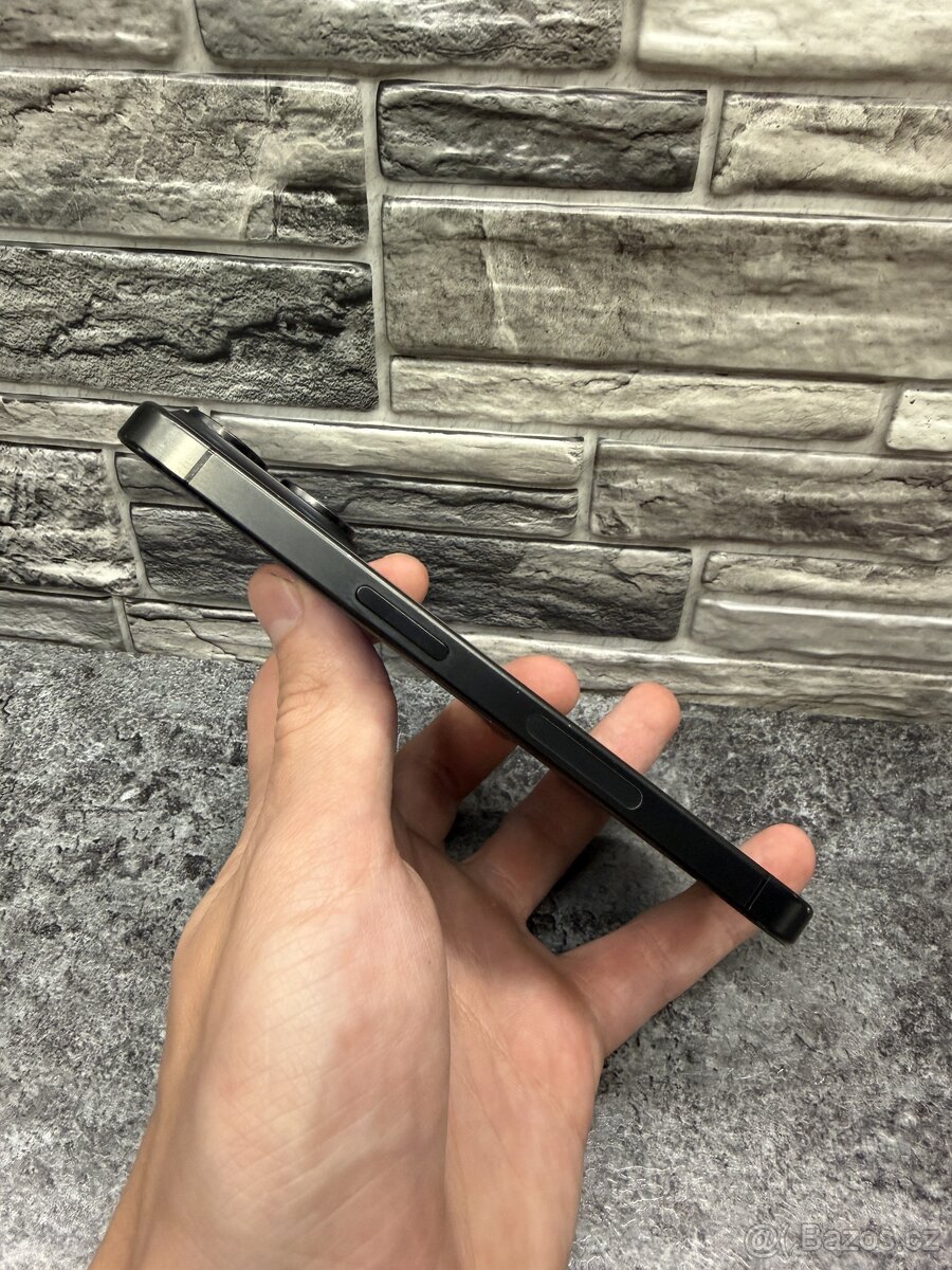 iPhone 15 Pro 256GB Black Titanium, baterie 83%, e-sim - 4