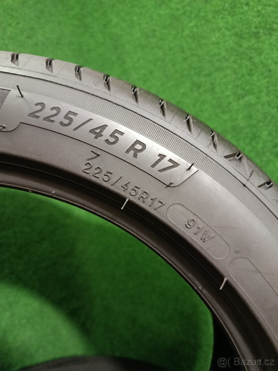 4ks letni 225/45/17 Michelin - 4