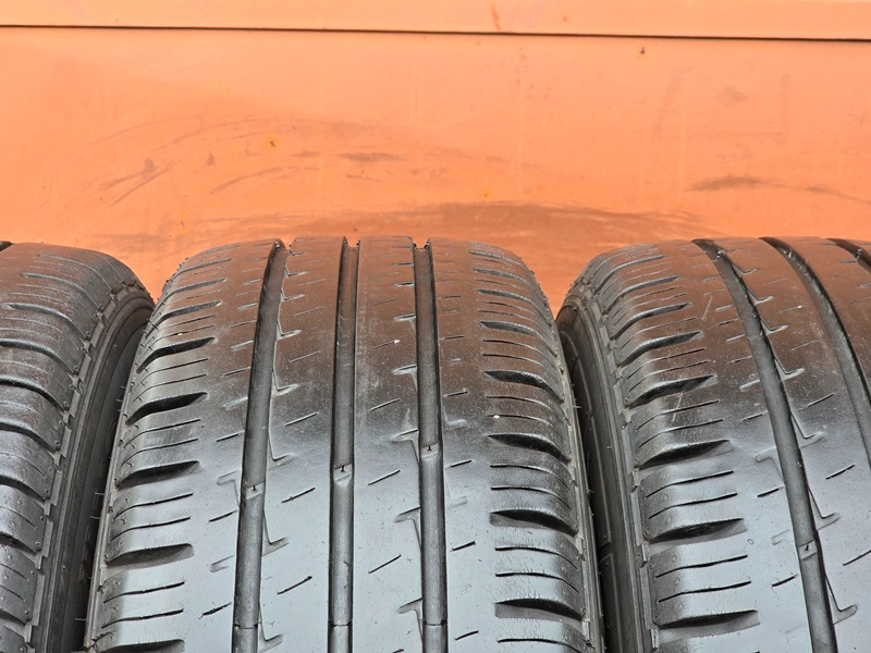 Letní Hankook 215/70/15C + disky - 4