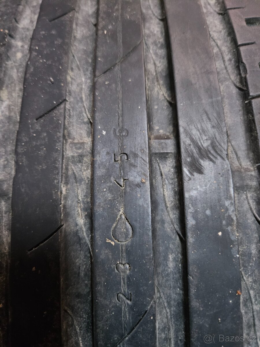 Prodám pneumatiky 225/55/17 101W - 4