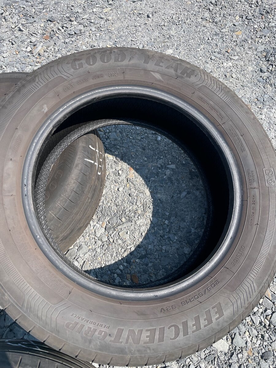 Good Year - Efficient grip performance (205/60 R16 92V) - 4