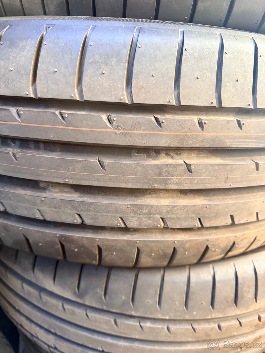 Toyo 235/50 R20 - 4