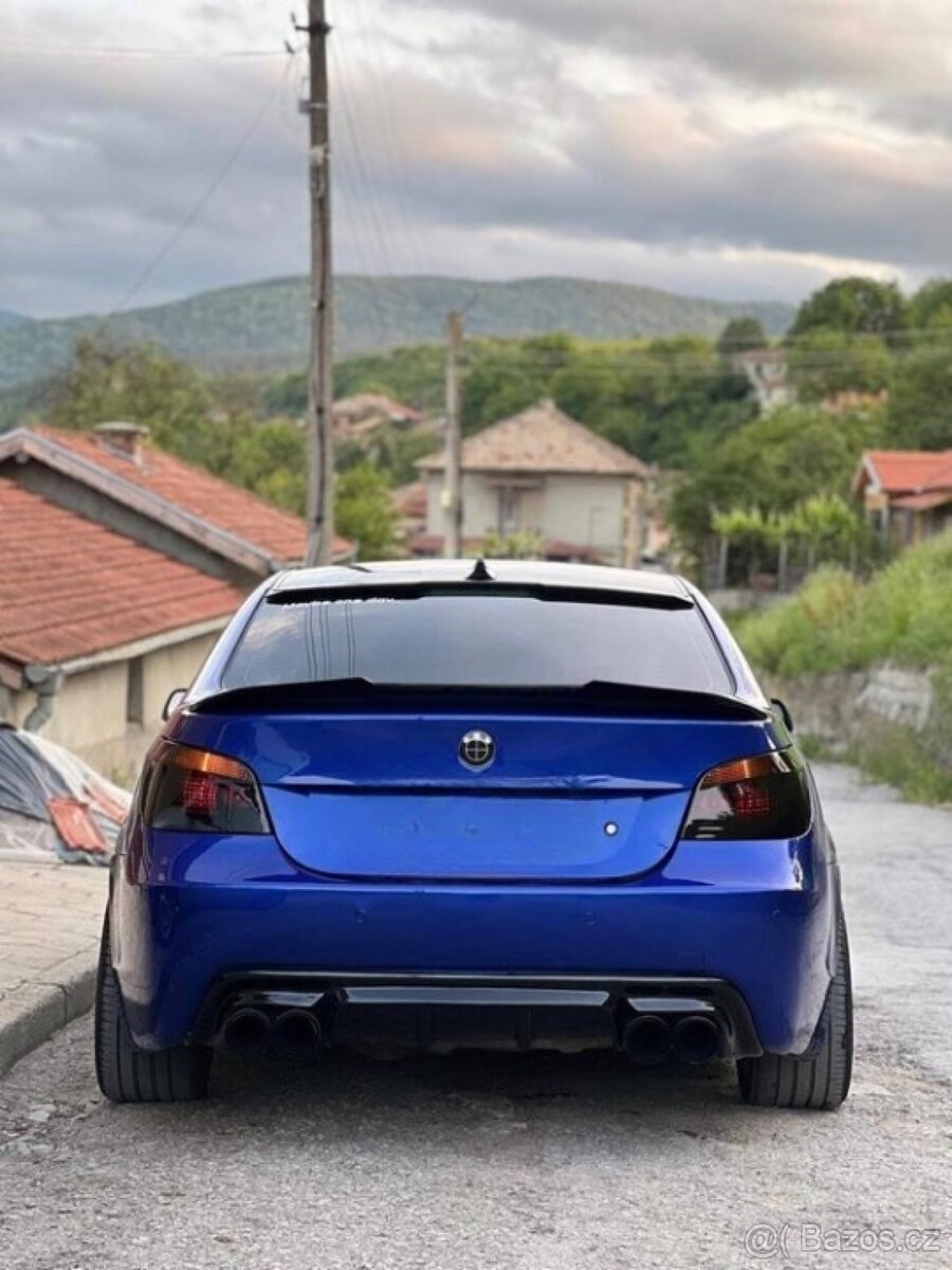 BMW E60 PSM Spoiler na Kufr - Černý Lesk - 4