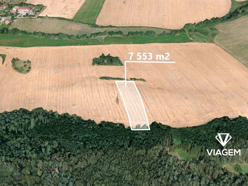 Pole 7 553 m² - 4