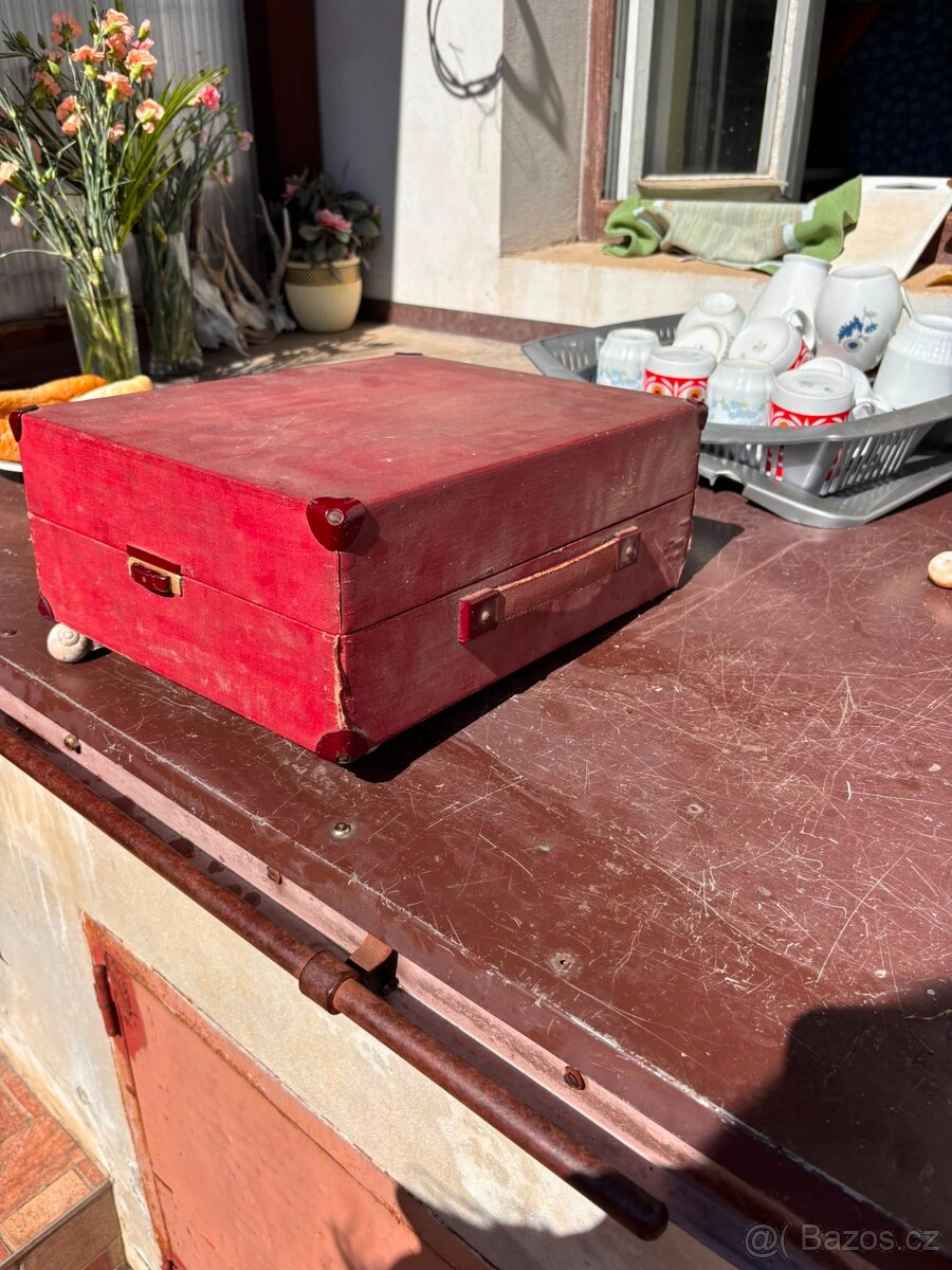 Kufříkový gramofon na kliku SUPRAPHON GP03 - 4