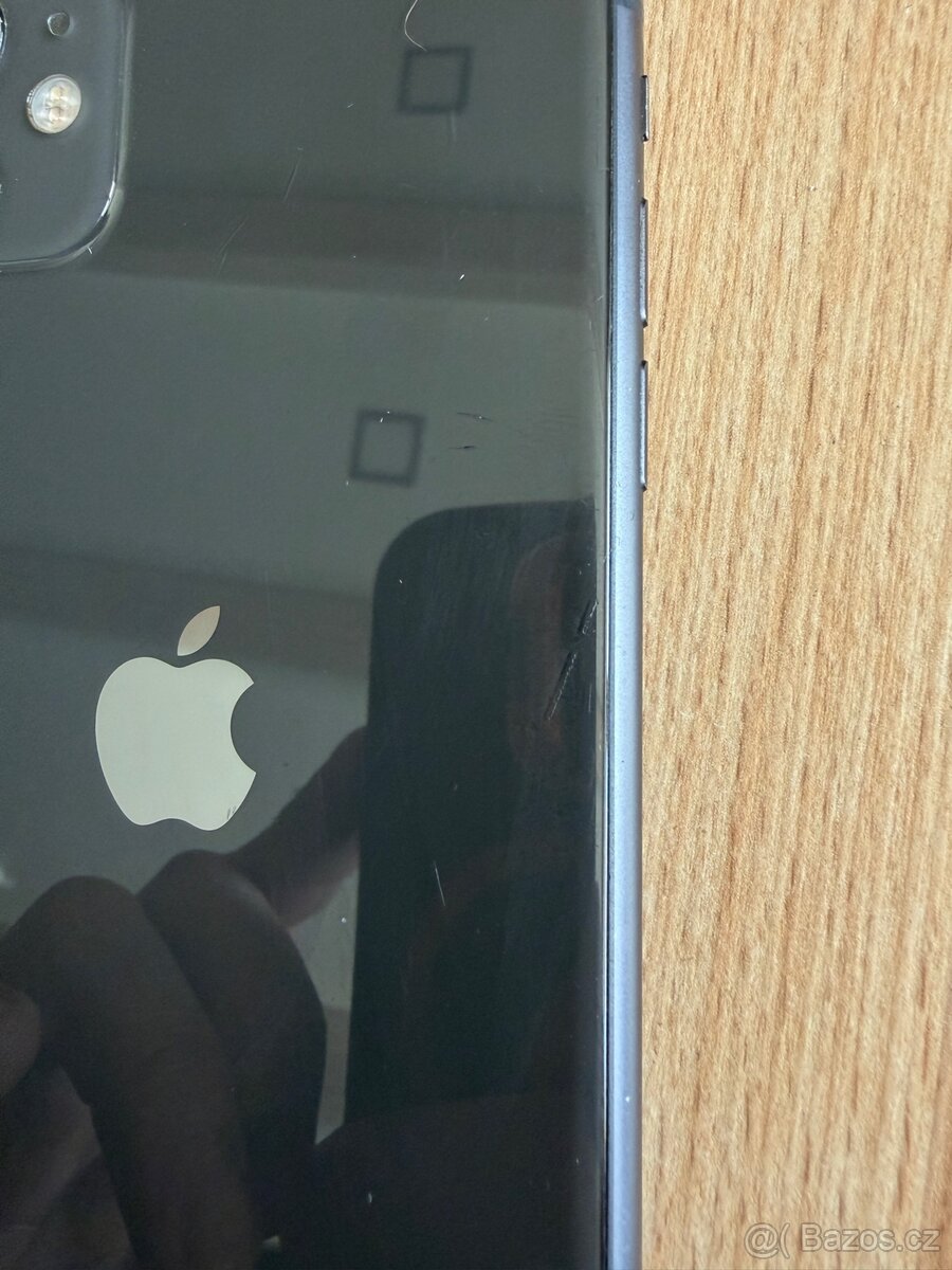 Apple iPhone 11 64GB - 4