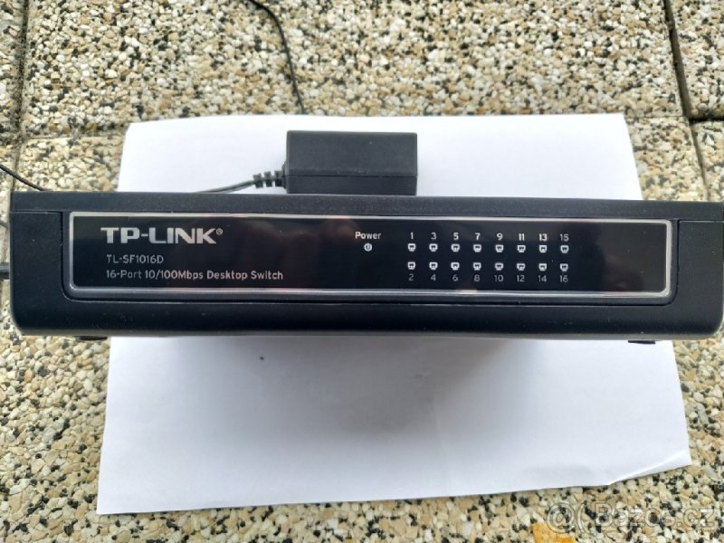 tp link 16 portovy switch 10/100 - 4