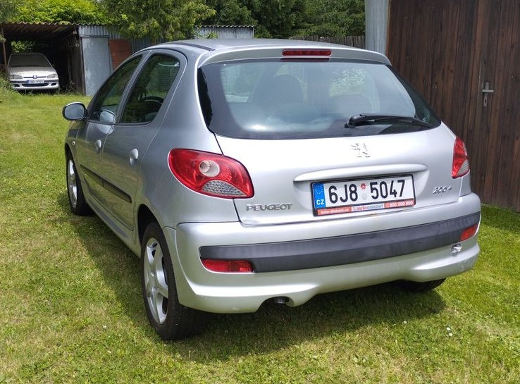 Peugeot 206+ 1.1 44kW benzín - 4