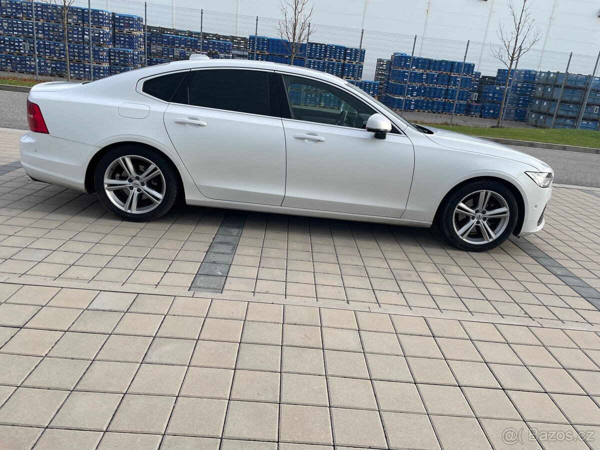 Volvo S90 D4 140kW R-Design - 4
