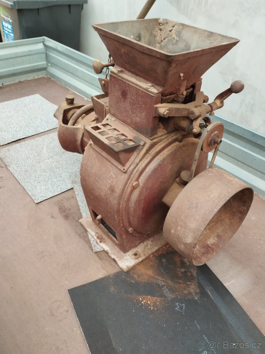 Starý šroťák na obilí - 4