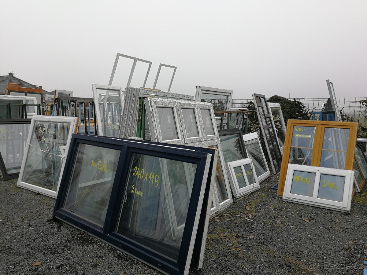 Okna tm.modrá plast - 4