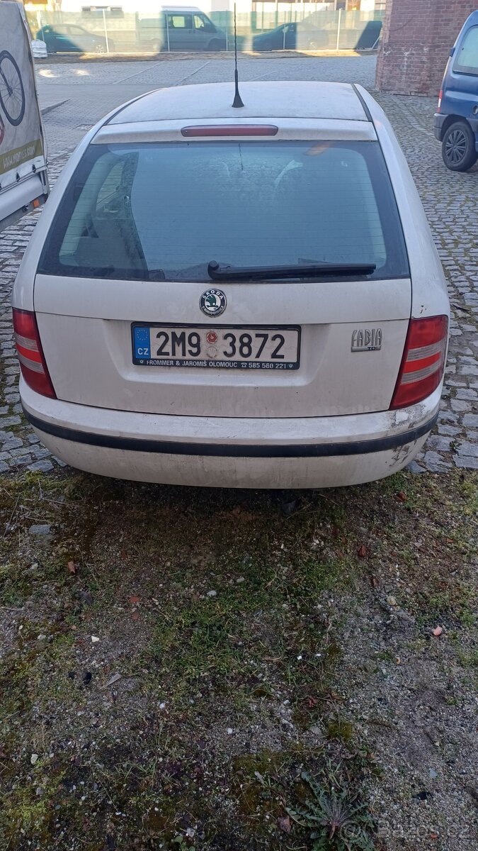 Auto na náhradní díly - 4