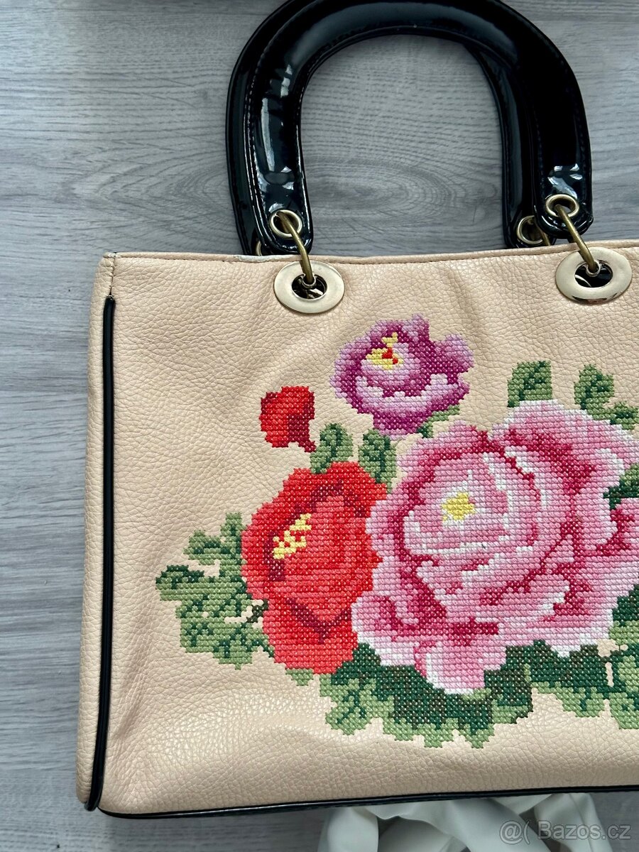 set dámských kabelek - 4