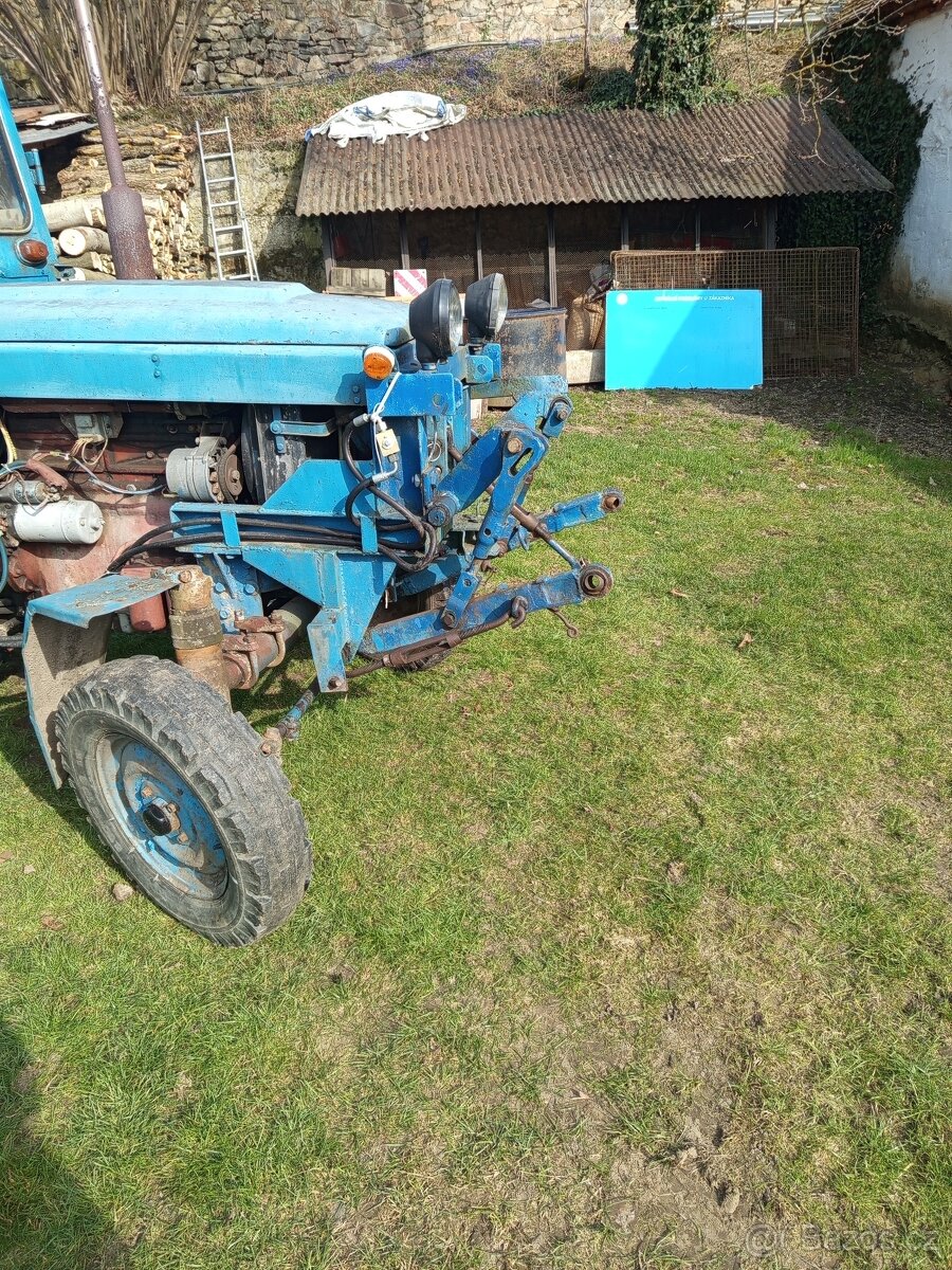 Zetor 4011 bez SPZ. - 4