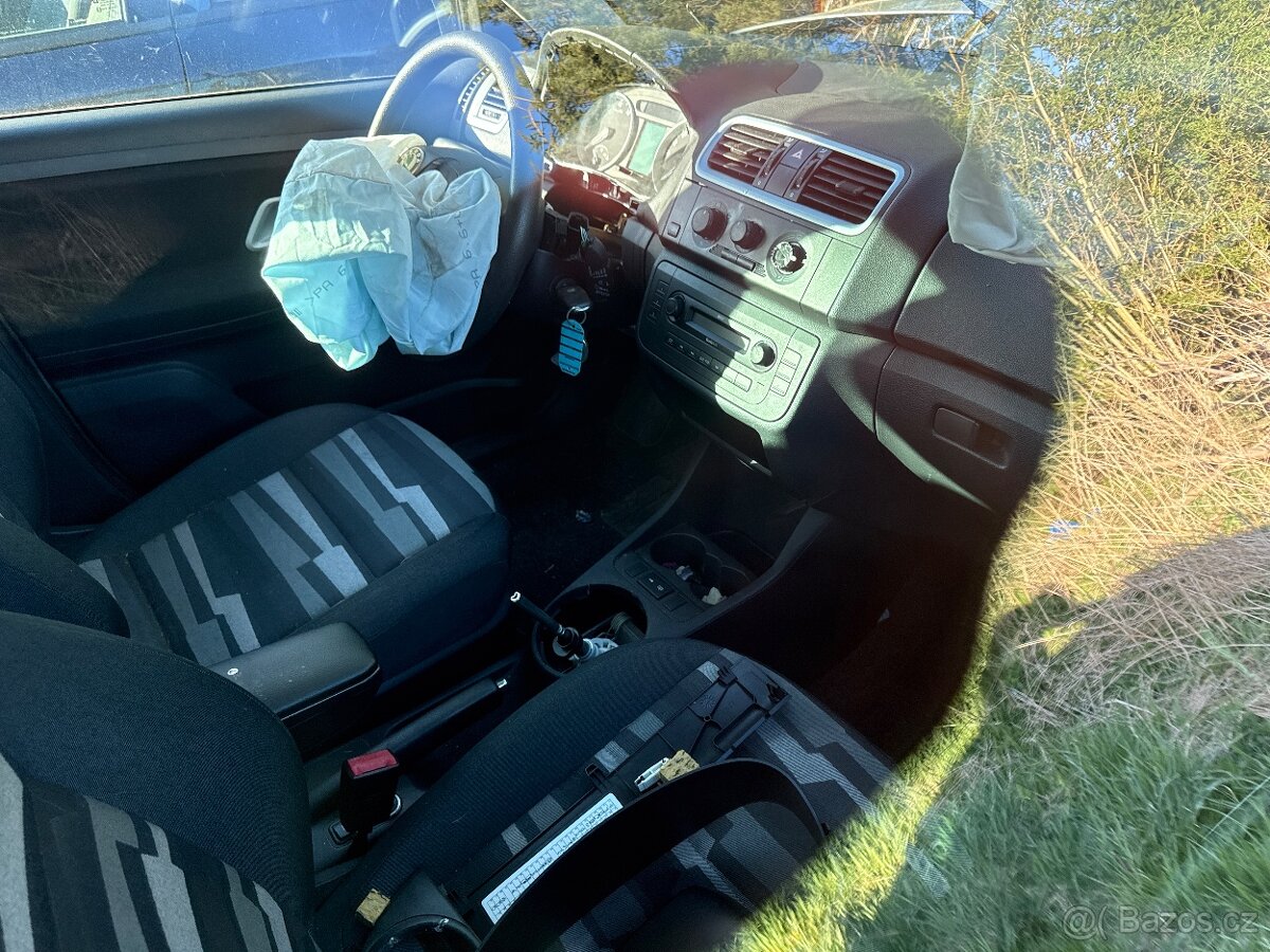 Škoda Fabia 1.2 díly - 4