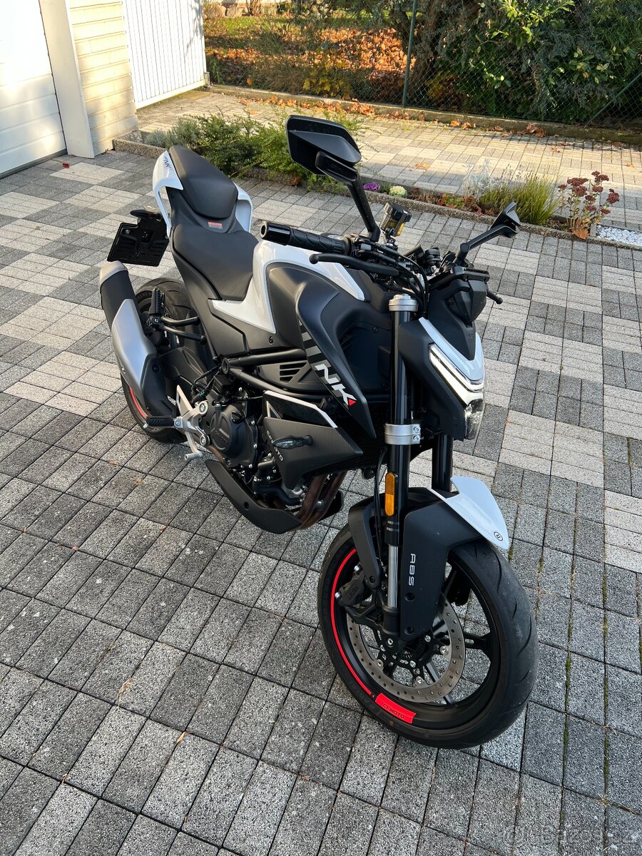CFMOTO 450NK - 4