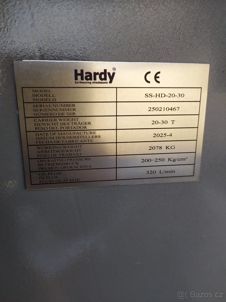 PAŘEZOVÉ NŮŽKY NA BAGR 20-30T - 4