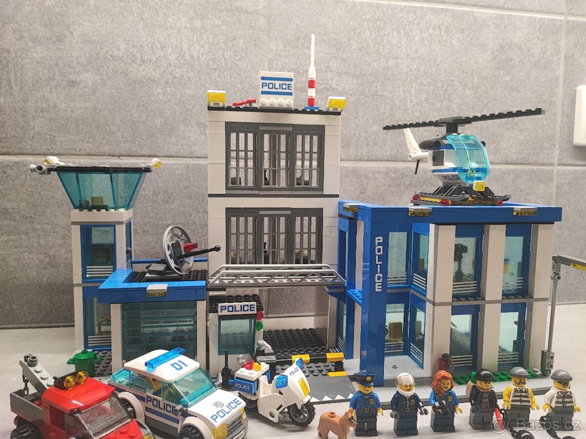Lego City 60047 - Policejní Stanice - 4