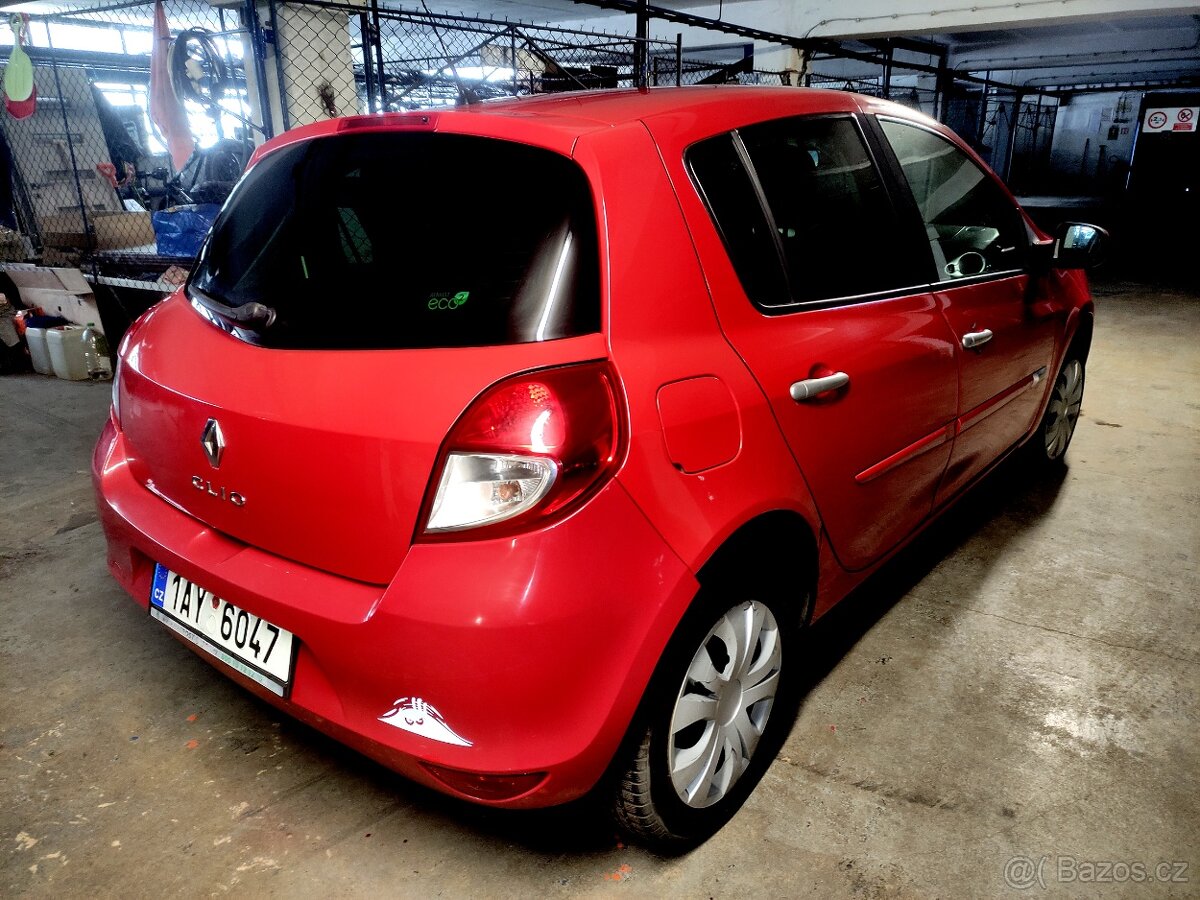 Renault clio 1.2 55 kw, rv.2010, 83000km, KRÁSNÝ STAV - 4