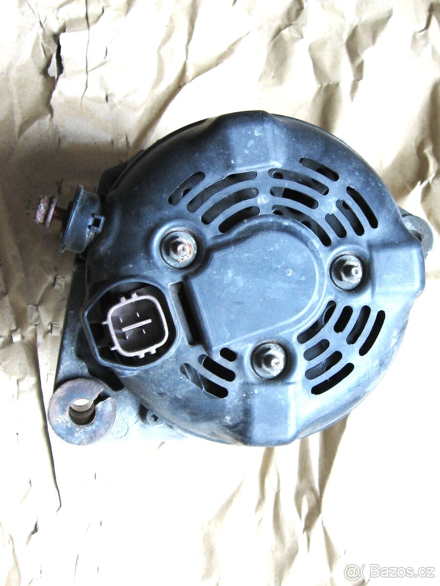 Alternátor Toyota Landcruiser D-4d, originál Toyota + řemen. - 4