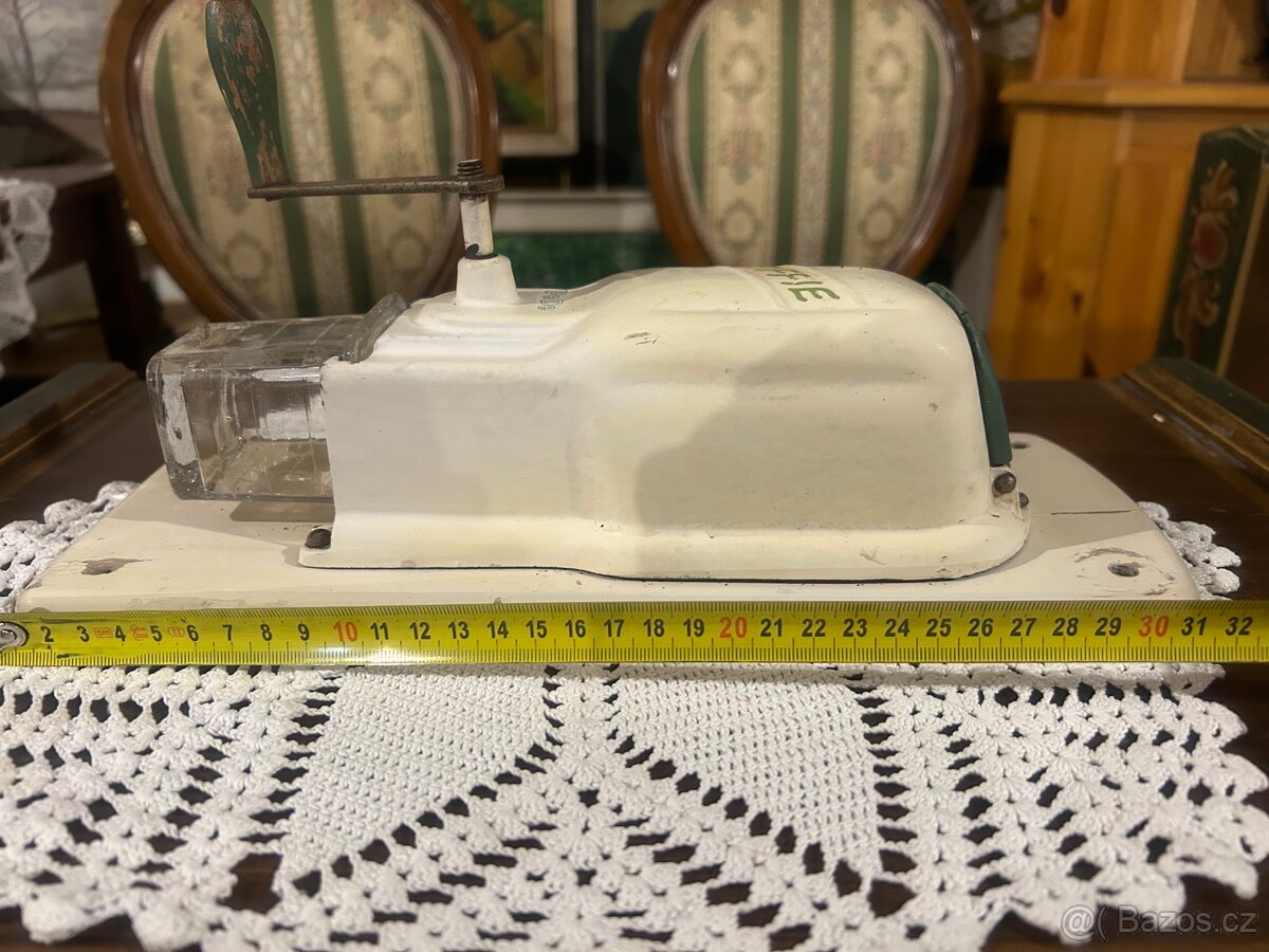 Starožitný litinový mlýnek na zeď Peter Dienes - 4