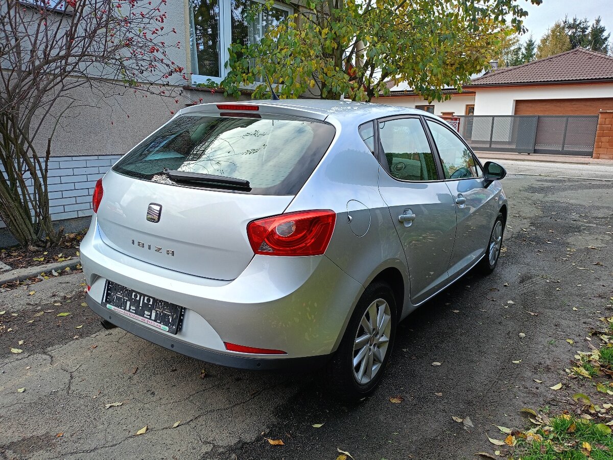 Seat Ibiza 1.6, 77kW, 2010, KRÁSNÝ STAV - 4