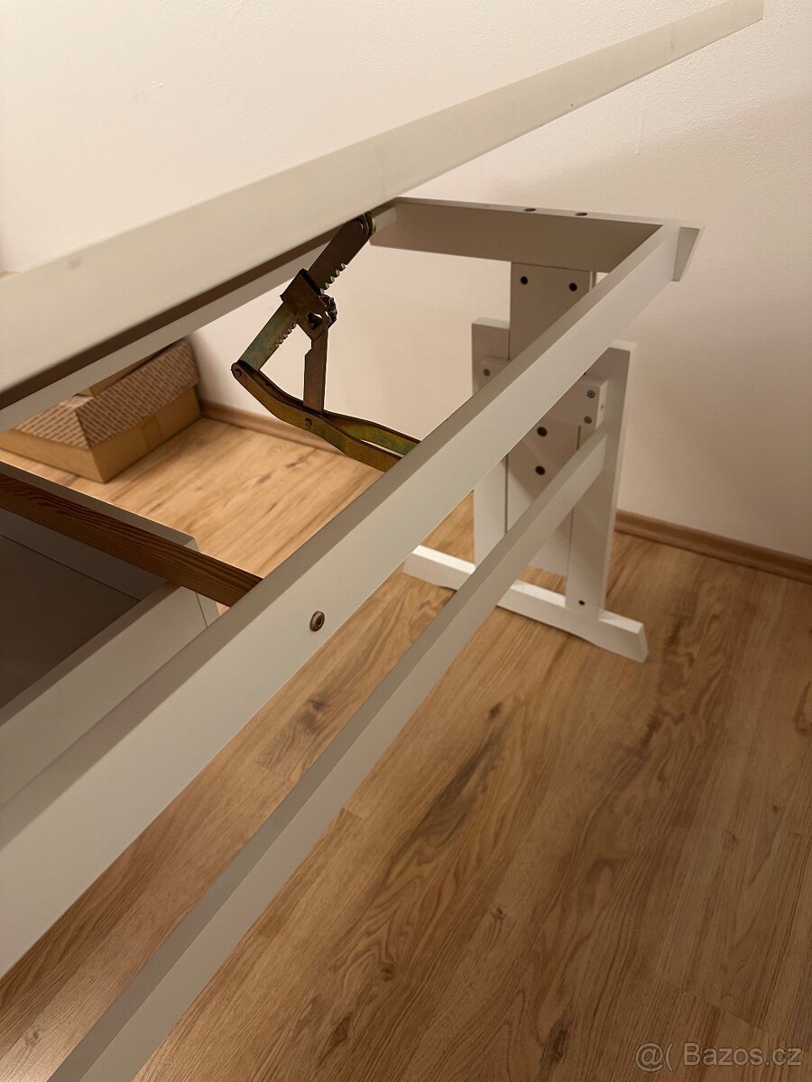 Stůl + kan.židle - 4