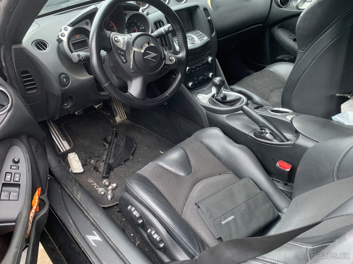 Prodam náhradní dily Nissan 370z - 4