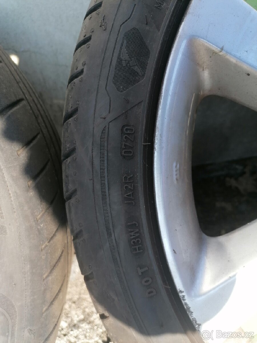 Kola Hyundai Veloster - 4