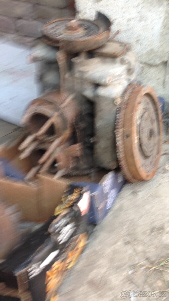 Motor VW BROUK - NEÚPLNÝ - 4