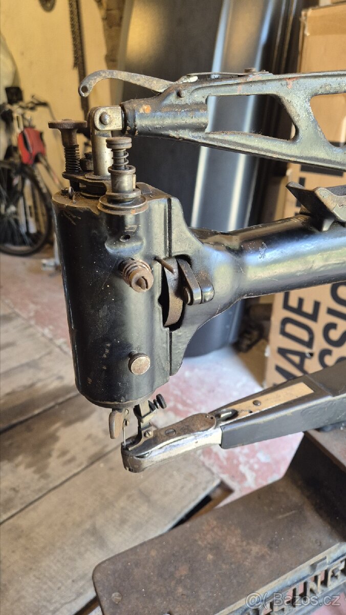 Šicí stroj na kůži Singer 29K33 - 4